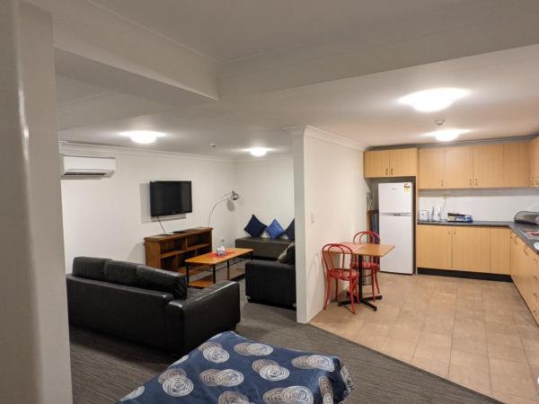 Arena Hotel (formerly Sleep Express Motel) : photo 3 de la chambre suite familiale