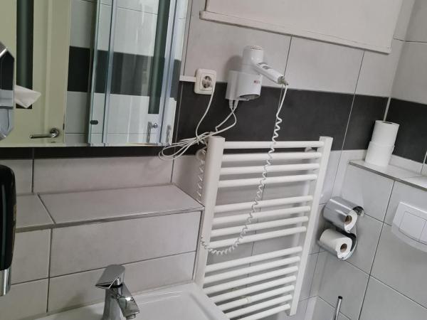 Shop 23 : photo 5 de la chambre petite chambre double