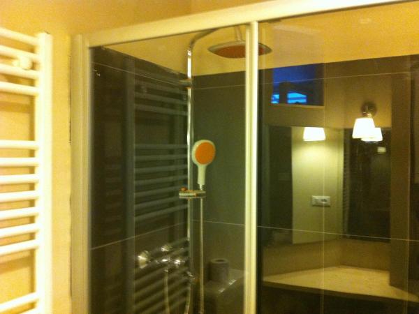 Residenza Navona Verona : photo 5 de la chambre chambre quadruple Économique