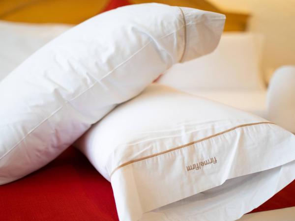 Hotel Horizon & Convention Center : photo 3 de la chambre chambre lit king-size deluxe