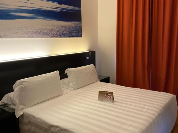 Card International Hotel : photo 6 de la chambre chambre double