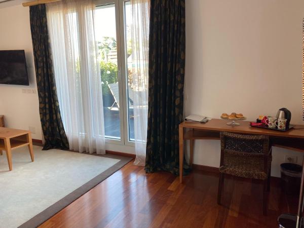 Card International Hotel : photo 10 de la chambre suite avec terrasse