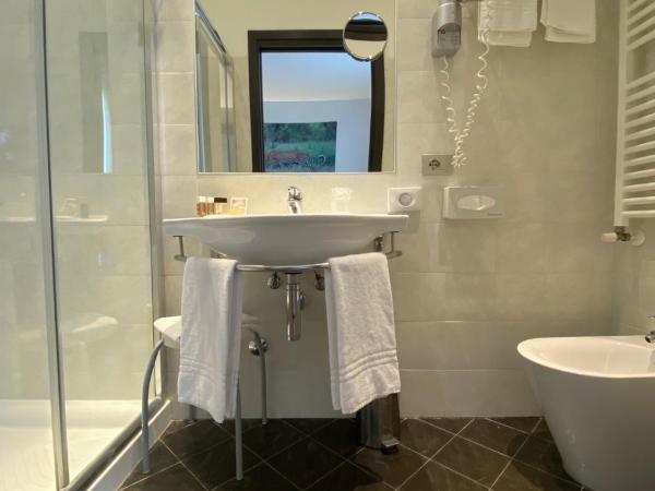 Card International Hotel : photo 5 de la chambre chambre double deluxe avec balcon