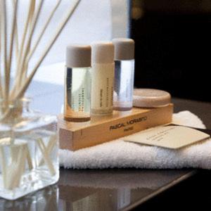 Comm Hotel Poznań Airport : photo 4 de la chambre chambre double avec jacuzzi