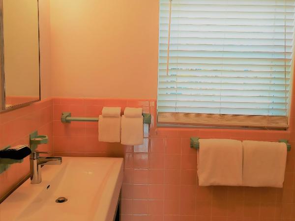 Manhattan Tower Apartment Hotel : photo 5 de la chambre appartement 1 chambre - vue sur piscine et cour - 203