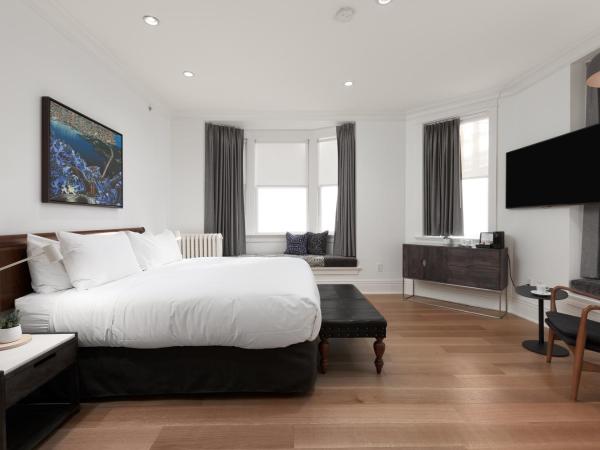 Victorian Hotel : photo 5 de la chambre hébergement lit king-size supérieur (salle de bains privative)