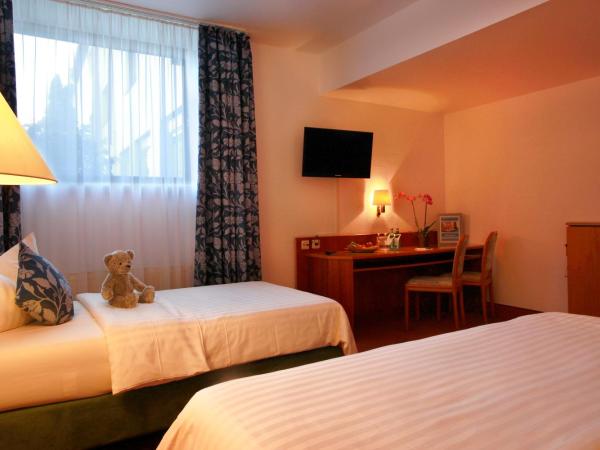 Kleefelder Hof : photo 6 de la chambre chambre familiale avec baignoire