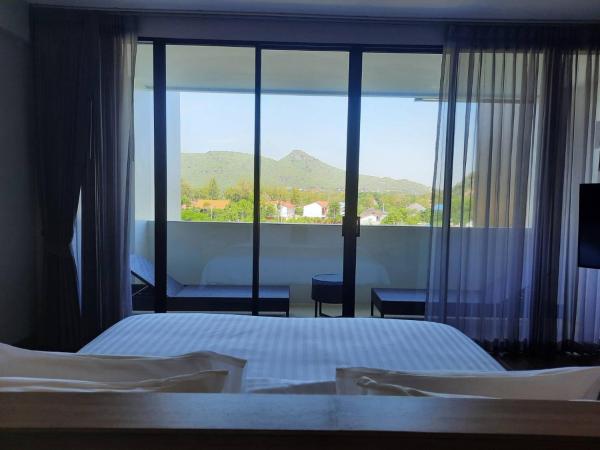iSanook Resort & Suites Hua Hin : photo 1 de la chambre suite - vue sur piscine