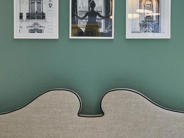 Hotel Monopol - Central Station : photo 2 de la chambre chambre double ou lits jumeaux de luxe - minibar avec boissons gratuites