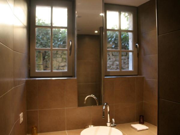 Le Porche de Sarlat : photo 8 de la chambre studio avec jardin privé - 6 cours des fontaines