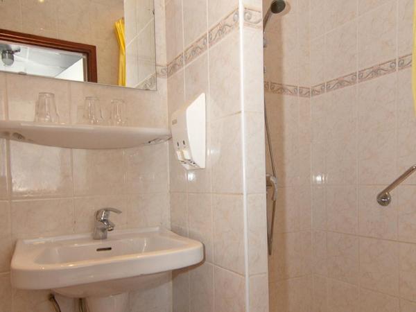 Hotel Bienvenue : photo 6 de la chambre chambre lits jumeaux