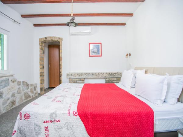 Garden Apartment Hotel : photo 4 de la chambre chambre double ou lits jumeaux supérieure avec terrasse