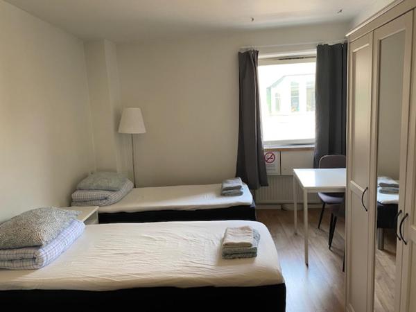 Helsingborgs Vandrarhem, Helsingborg Hostel : photo 2 de la chambre chambre lits jumeaux avec salle de bains commune