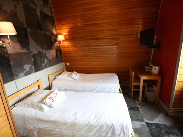 Gîte-Hôtel Le P'tit Cham : photo 4 de la chambre chambre double
