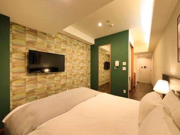 Centurion Hotel Residential Akasaka Station : photo 2 de la chambre chambre lit queen-size standard avec balcon - non-fumeurs