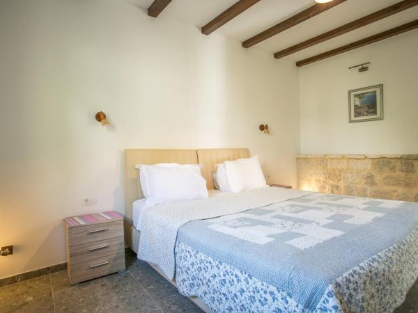 Garden Apartment Hotel : photo 2 de la chambre chambre double ou lits jumeaux