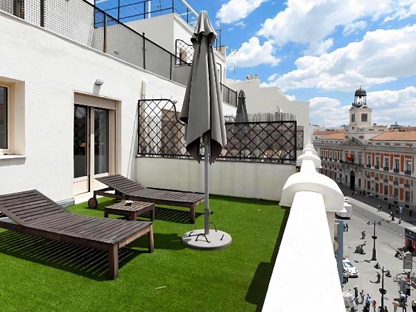 Hotel Moderno Puerta del Sol : photo 1 de la chambre chambre double ou lits jumeaux avec terrasse - avant du bâtiment