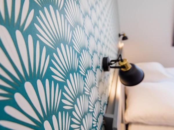 Le Couvent - Hostel : photo 4 de la chambre chambre quadruple standard