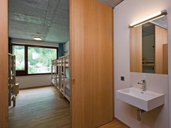 Interlaken Youth Hostel : photo 1 de la chambre lit dans dortoir mixte de 6 lits