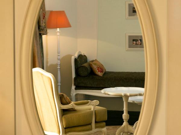 Hôtel Mercure Villeneuve sur Lot Moulin de Madame : photo 5 de la chambre chambre double supérieure avec terrasse et vue sur le fleuve