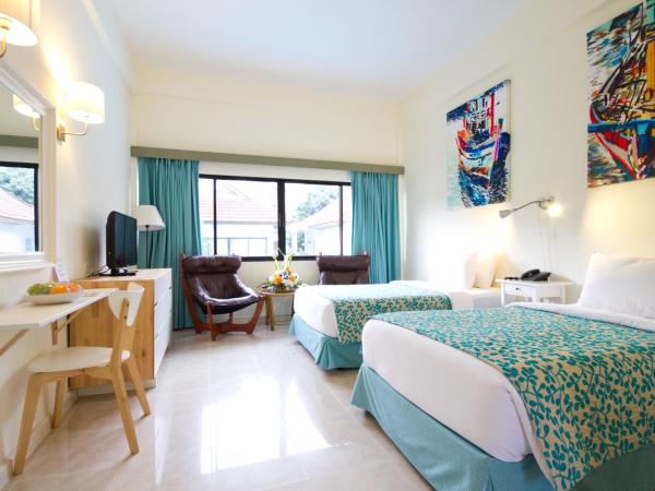 Chom View Hotel, Hua Hin : photo 1 de la chambre chambre double ou lits jumeaux supérieure - vue sur piscine