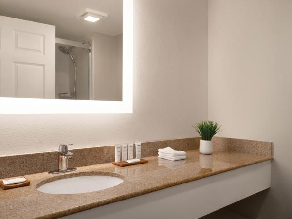 Radisson Panama City Beach - Oceanfront : photo 3 de la chambre chambre lit king-size - non-fumeurs