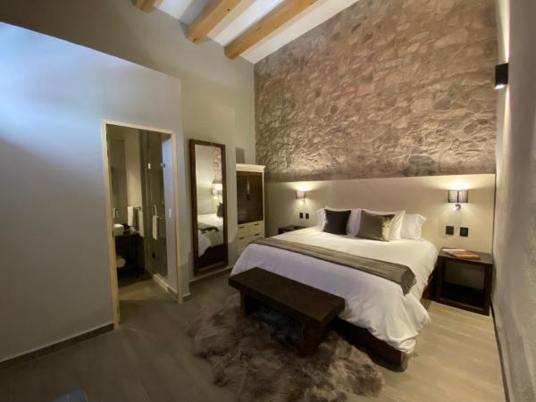 Hotel Casa Once : photo 7 de la chambre suite lit queen-size