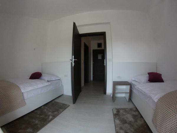 Villa Badi : photo 9 de la chambre chambre familiale avec balcon