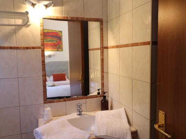 Hôtel Padolo : photo 8 de la chambre chambre double Économique