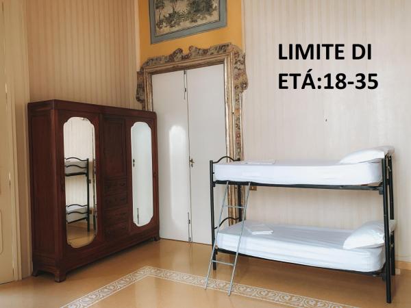 Salerno Experience HOSTEL- Age Limit 18-35 : photo 3 de la chambre lit dans dortoir mixte de 6 lits
