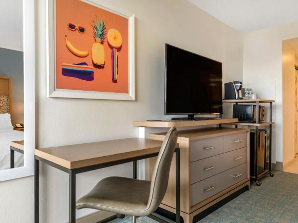 Holiday Inn Orlando - Disney Springs™ Area, an IHG Hotel : photo 4 de la chambre chambre standard avec 2 lits queen-size
