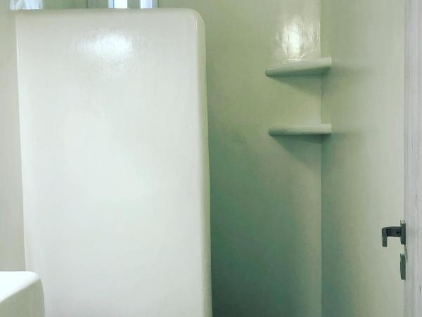 Taki's Guests : photo 2 de la chambre chambre double ou lits jumeaux deluxe avec balcon