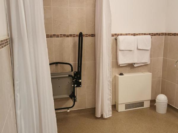 The Grove Hotel : photo 3 de la chambre chambre lits jumeaux pour personnes à mobilité réduite