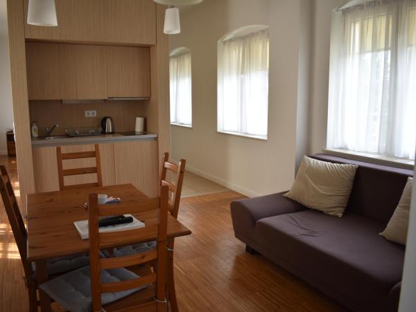 Zsolnay Negyed Vendégháza : photo 4 de la chambre chambre double avec salle de bains privative