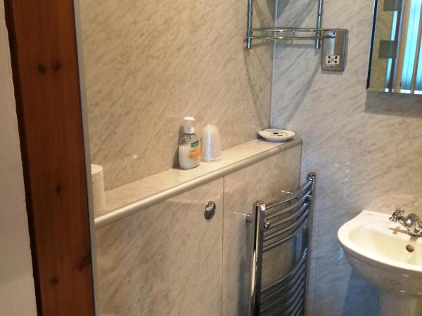 Bellevue Guest House : photo 7 de la chambre chambre triple