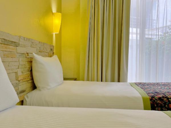 Seven Crown Express & Suites by Kavia : photo 4 de la chambre chambre double standard