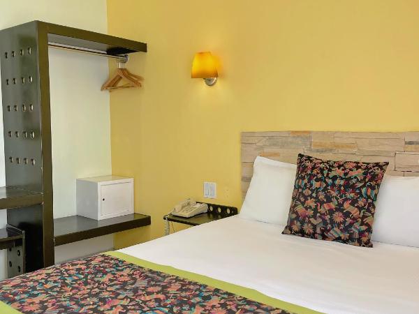 Seven Crown Express & Suites by Kavia : photo 2 de la chambre chambre standard lit queen-size