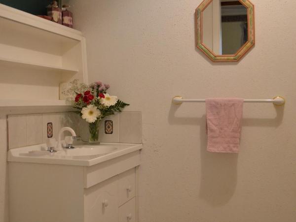 Palms Bed & Breakfast : photo 1 de la chambre chambre lits jumeaux avec salle de bains privative - petit-déjeuner