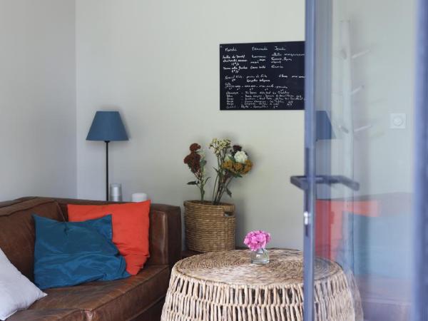 EDEN Locquirec - Piscine & Spa Chambre d hôtes : photo 2 de la chambre suite familiale