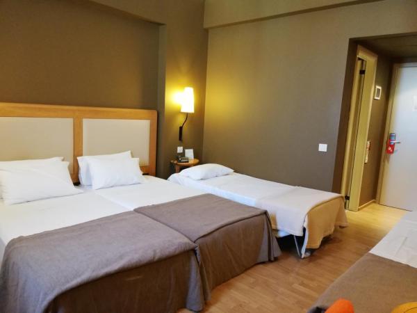 Olympic Hotel : photo 5 de la chambre chambre triple (2 adultes & 1 enfant)