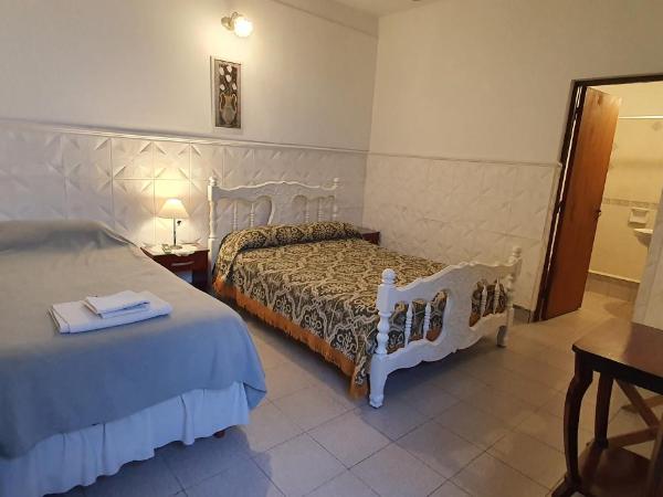 Sayta Hostal : photo 1 de la chambre chambre triple avec salle de bains privative