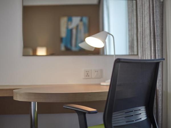 Holiday Inn Express Hangzhou Gongshu, an IHG Hotel : photo 6 de la chambre chambre standard lit queen-size