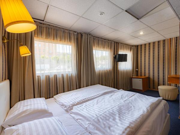 Grand Jules - Boat Hotel : photo 6 de la chambre cabine de bateau double standard