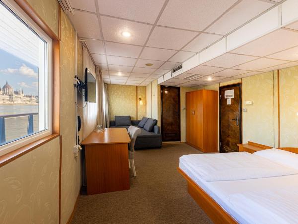 Grand Jules - Boat Hotel : photo 4 de la chambre cabine familiale dans un bateau