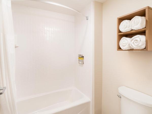 Staybridge Suites - Nashville - Vanderbilt, an IHG Hotel : photo 4 de la chambre chambre 2 lits queen-size - accessible aux malentendants