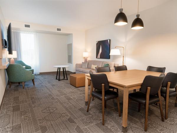 Staybridge Suites - Nashville - Vanderbilt, an IHG Hotel : photo 2 de la chambre suite affaires 1 chambre avec 2 lits queen-size