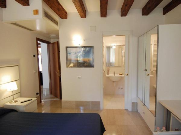Santa Margherita Guest House : photo 1 de la chambre chambre double ou lits jumeaux