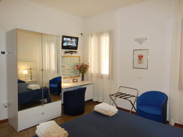Santa Margherita Guest House : photo 3 de la chambre chambre double ou lits jumeaux