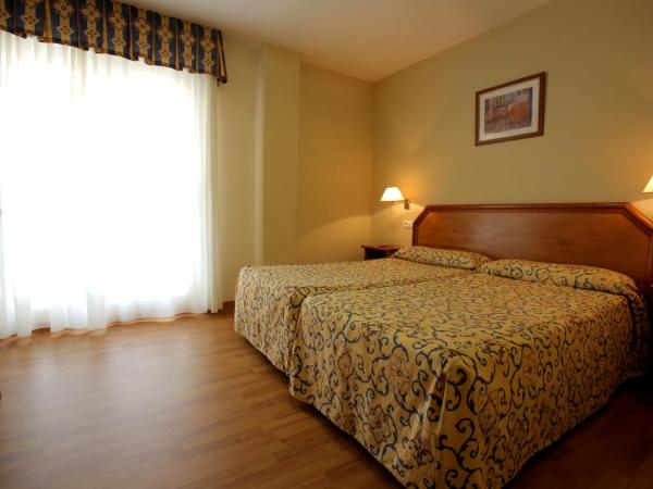 Hotel Hispania : photo 4 de la chambre chambre double avec lit d'appoint