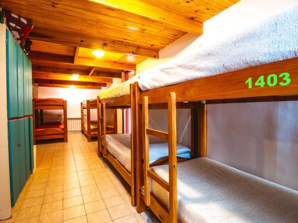 Bla Guest House : photo 6 de la chambre lit simple en dortoir avec salle de bains commune